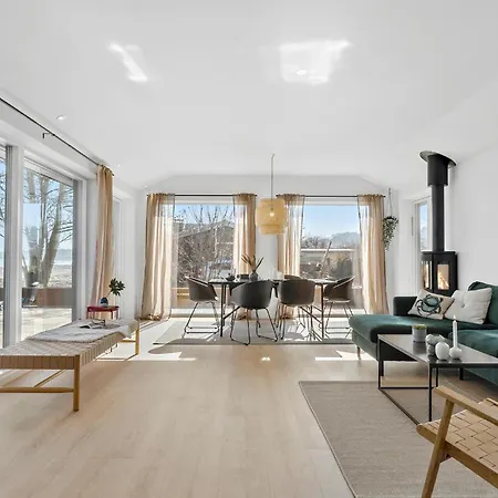 Dom wakacyjny Gorgeous In With Kitchen Sjolund