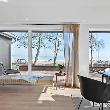 Dom wakacyjny Gorgeous In With Kitchen