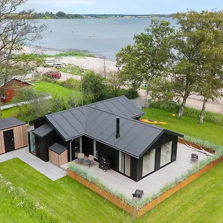 Gorgeous In With Kitchen Holiday home *
