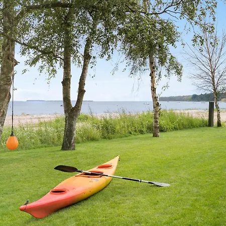 Dom wakacyjny Gorgeous In With Kitchen Sjolund